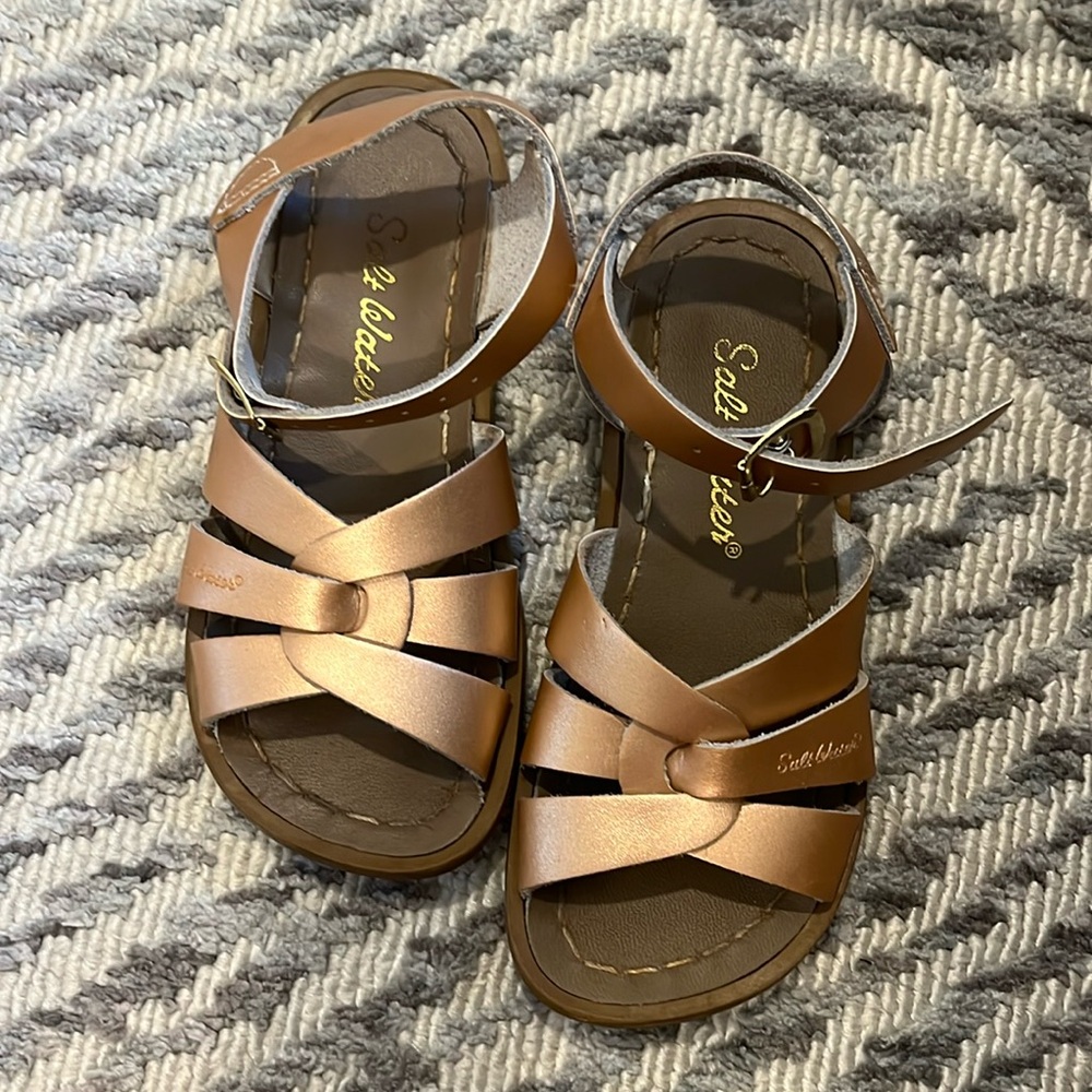 Saltwater Sandals by Hoy Rosegold sz 10c
